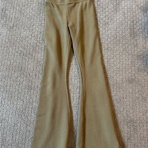 Aerie Tan High-Waisted Leggings with Flared Design